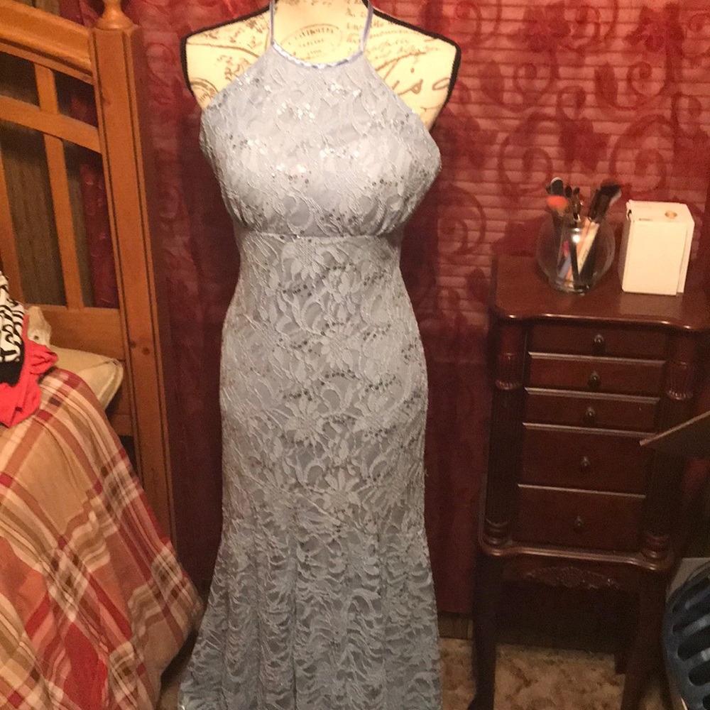 Breathe taking Carolina Blue dress 😍